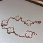 [Eternal Jewelry]CLOVER 5 MOTIF ROCK CRYSTAL PINK GOLD BRACELET - Image 11