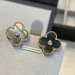 [Eternal Jewelry]CLOVER MEDIUM 1 MOTIFS GRAY MOP  DIAMOND EARRINGS - Image 2