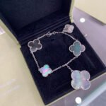 [Eternal Jewelry]CLOVER 5 MOTIFS SIVLER DARK MOP BRACELET - Image 3