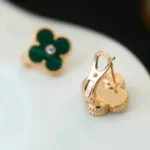 [Eternal Jewelry]CLOVER MEDIUM 1 MOTIFS MALACHITE DIAMOND EARRINGS - Image 9