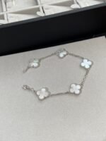 [Eternal Jewelry]CLOVER SILVER MOP 5 MOTIF BRACELET - Image 3