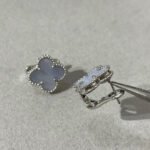 [Eternal Jewelry]CLOVER CHALCEDONY SILVER STUD EARRINGS - Image 2