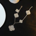 [Eternal Jewelry]CLOVER BRACELET 5 MOTIF SILVER DIAMOND PAVED - Image 3