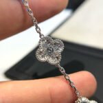 [Eternal Jewelry]CLOVER 5 MOTIF ONYXS DIAMOND BRACELET SILVER - Image 5