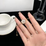 [Eternal Jewelry]LUCKY WHITE MOP PLUM BLOSSOM  BRACELET - Image 3