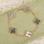 [Eternal Jewelry]CLOVER 5 MOTIF GRAY MOP  BRACELET - Image 6