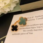 [Eternal Jewelry]CLOVER BETWEEN THE FINGER RING