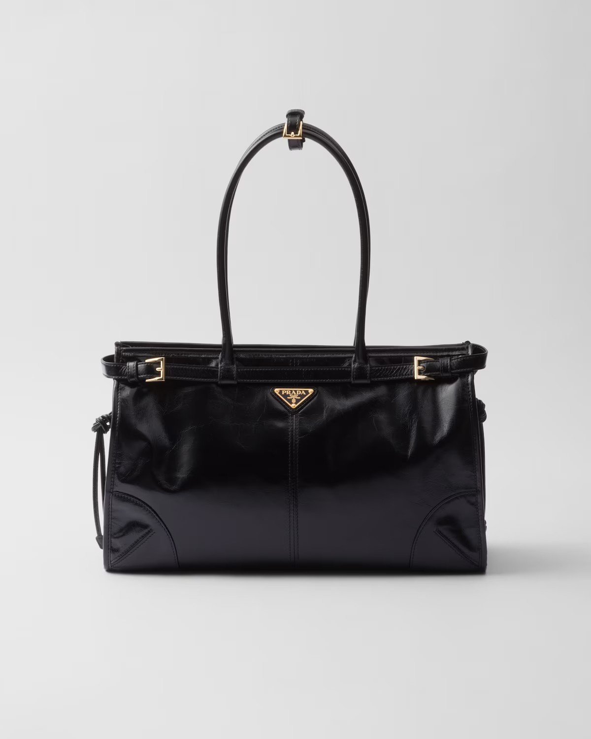 0081024bb38b925621ddd826e189b651.jpg Prada Bonnie Large Leather Handbag - Image 1