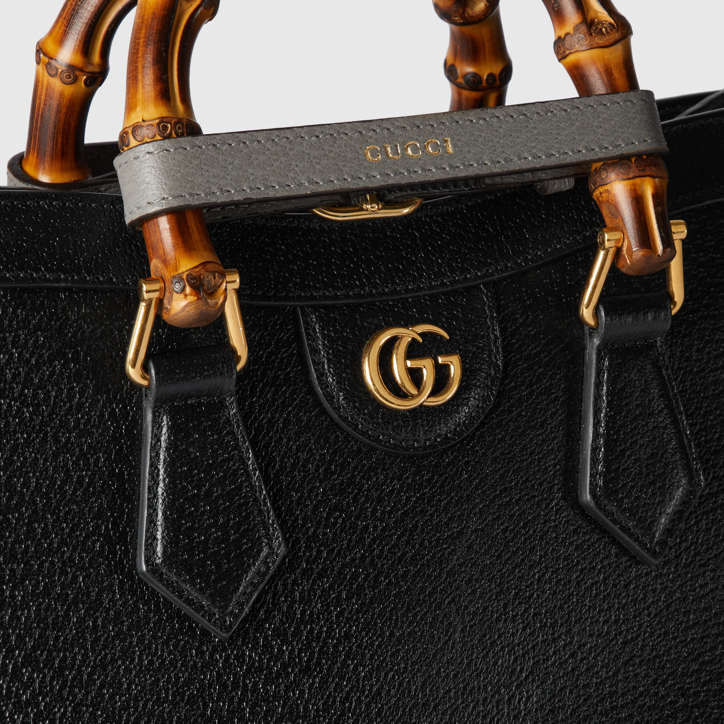 661dea0320a087cc51e75d3621f3b1c9.webp GUCCI DIANA SMALL TOTE BAG - Image 1