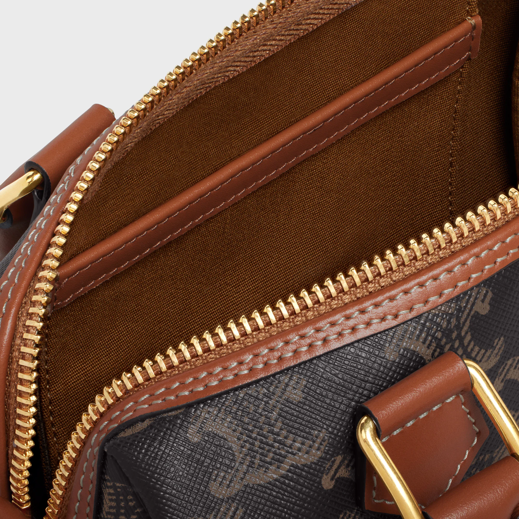 8804a836805944e5139d057de385dcb1.webp SMALL BOSTON IN TRIOMPHE CANVAS AND CALFSKIN - Image 1