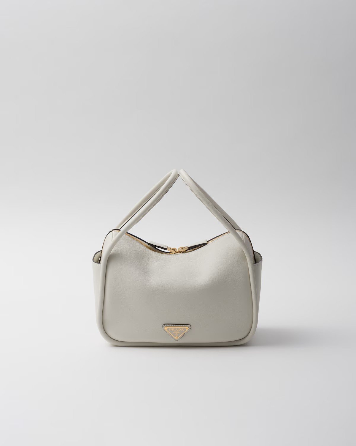 91a17938321a2d3286ff7c2e94fa7b14.jpg Prada Darling Leather Handbag - Image 1