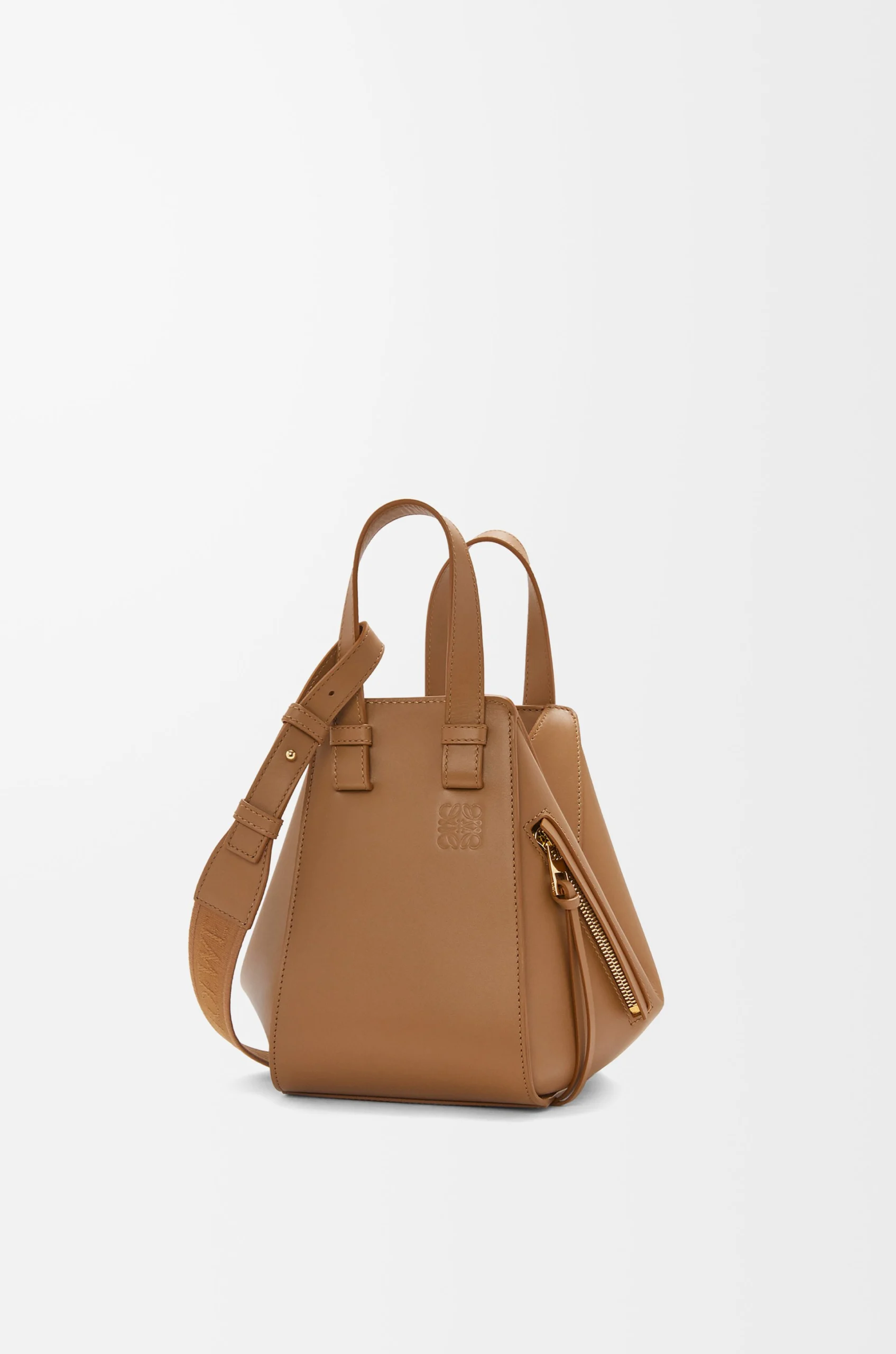 9b18ff5db6968a249708a1c8dd44994c-scaled-1.webp Compact Hammock bag in satin calfskin - Image 1