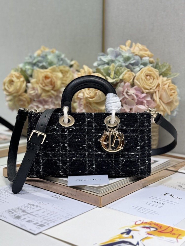 IMG_9963 DIOR - Image 1