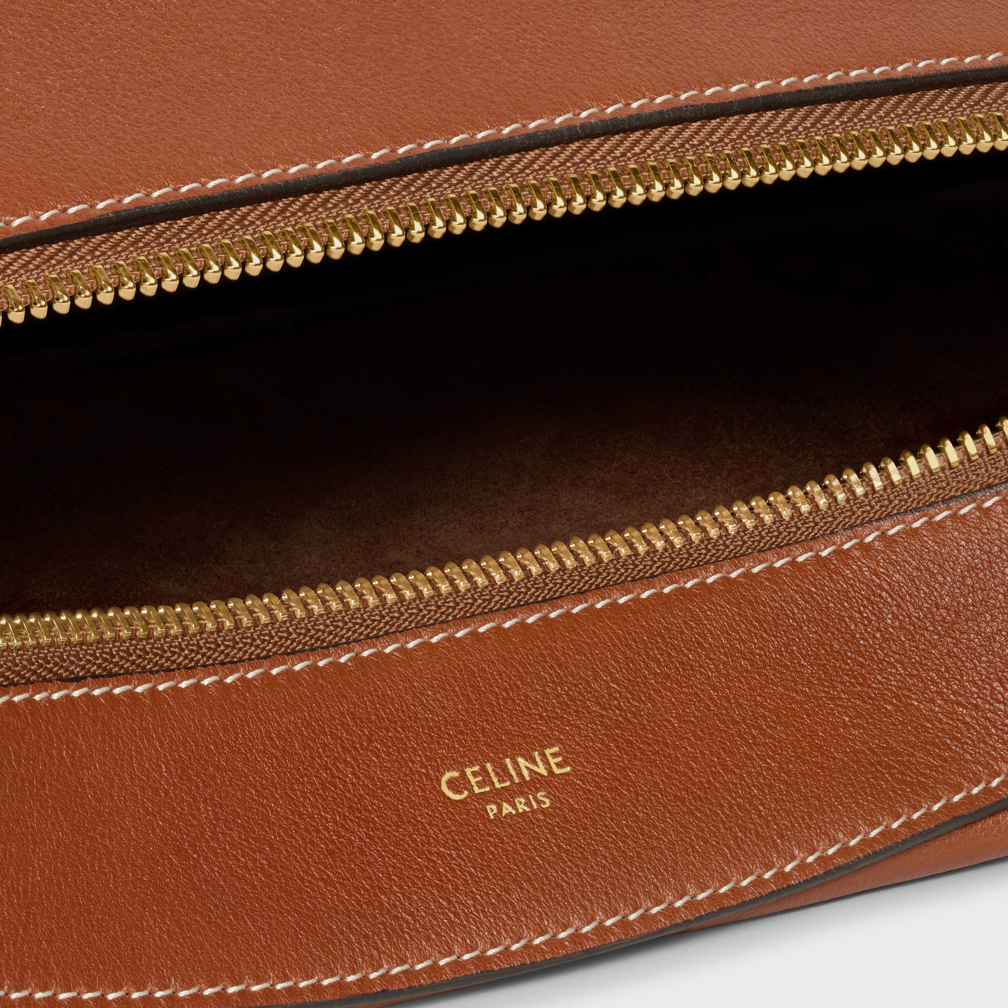 a015673703d4aa18572964b58c5c1547.webp MEDIUM ROMY IN SUPPLE GRAINED CALFSKIN - Image 1