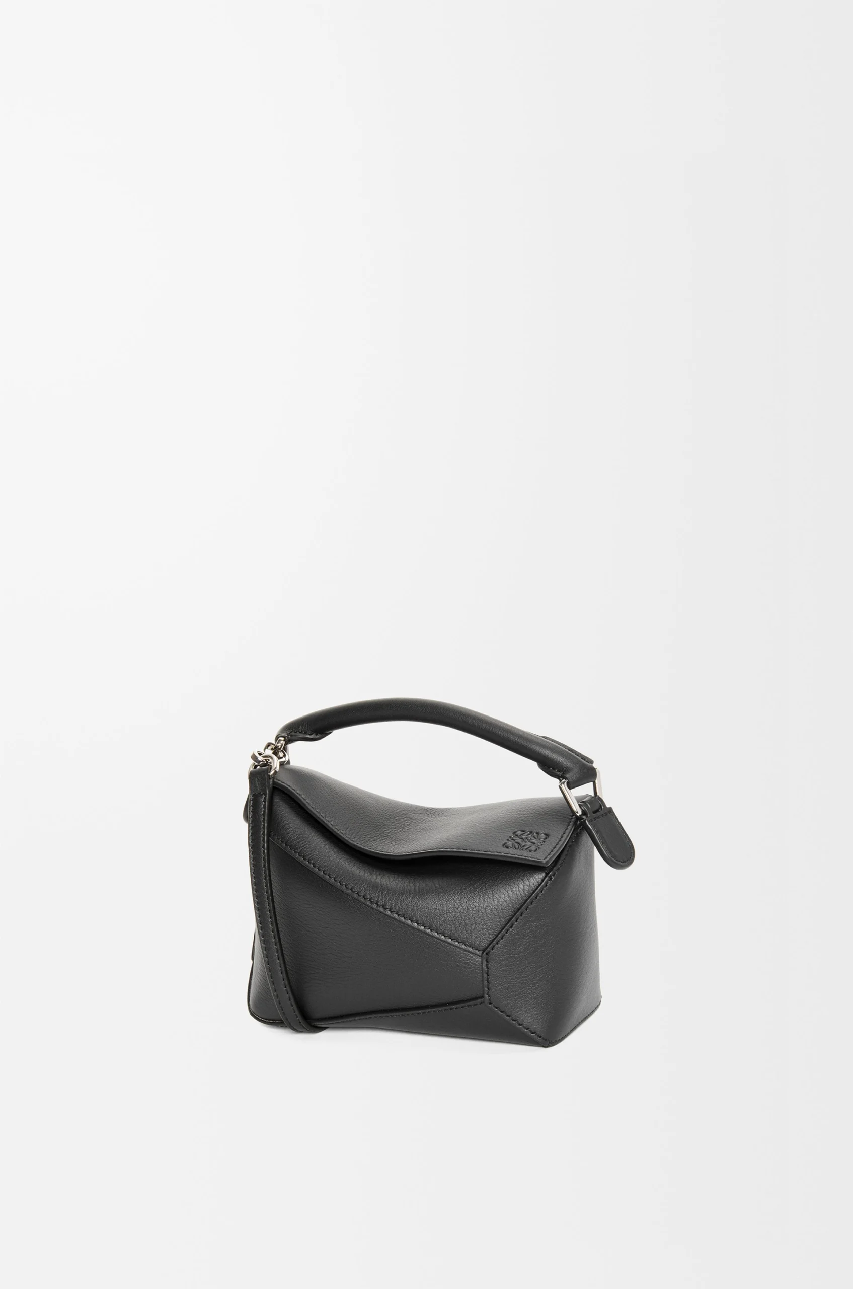 c00c65a7f48e6f7cd95f55f8511ab64f-scaled-1.webp Mini Puzzle Edge bag in classic calfskin - Image 1
